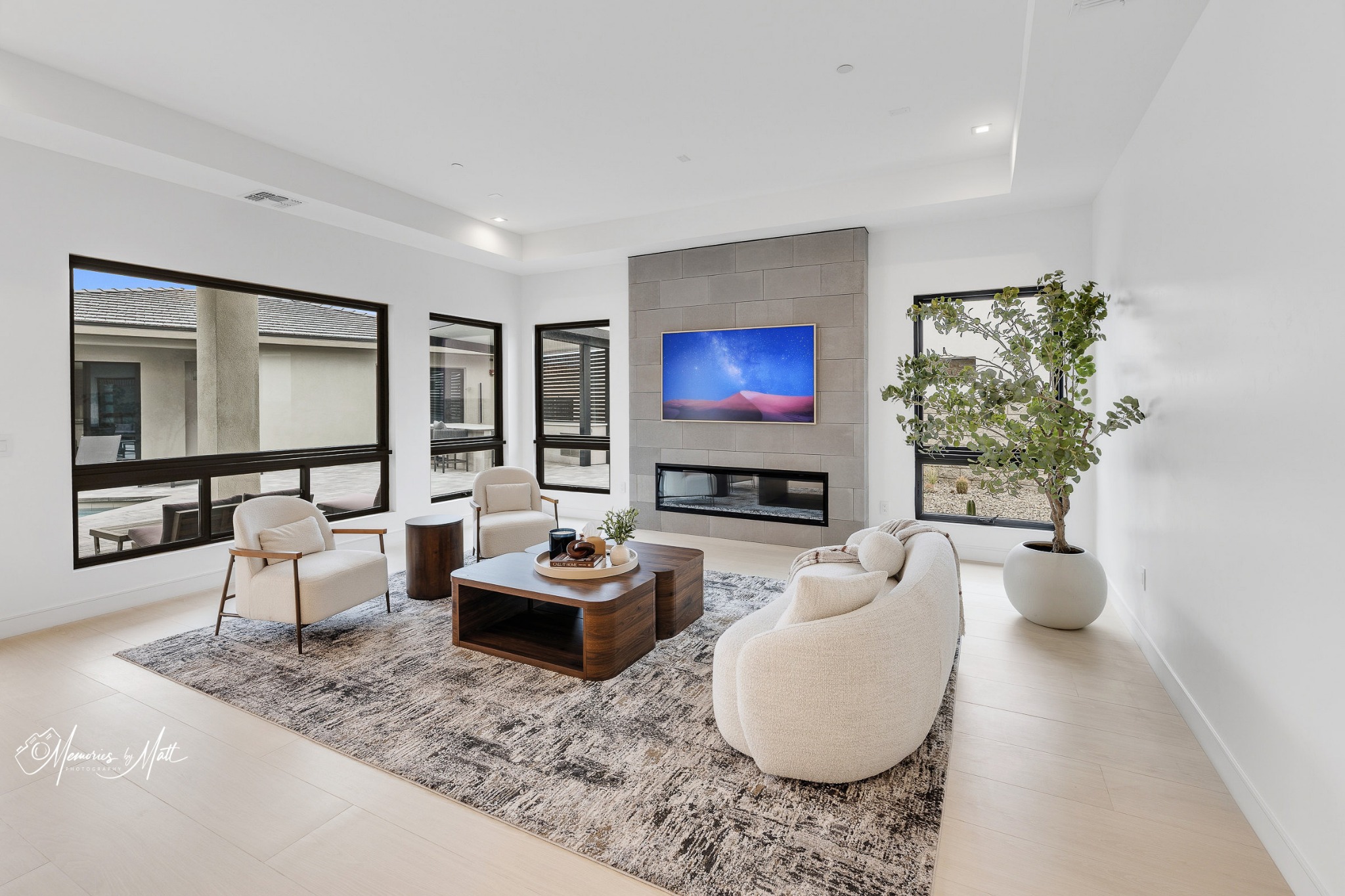 6295 Avienda De Las Colinas — Great Room