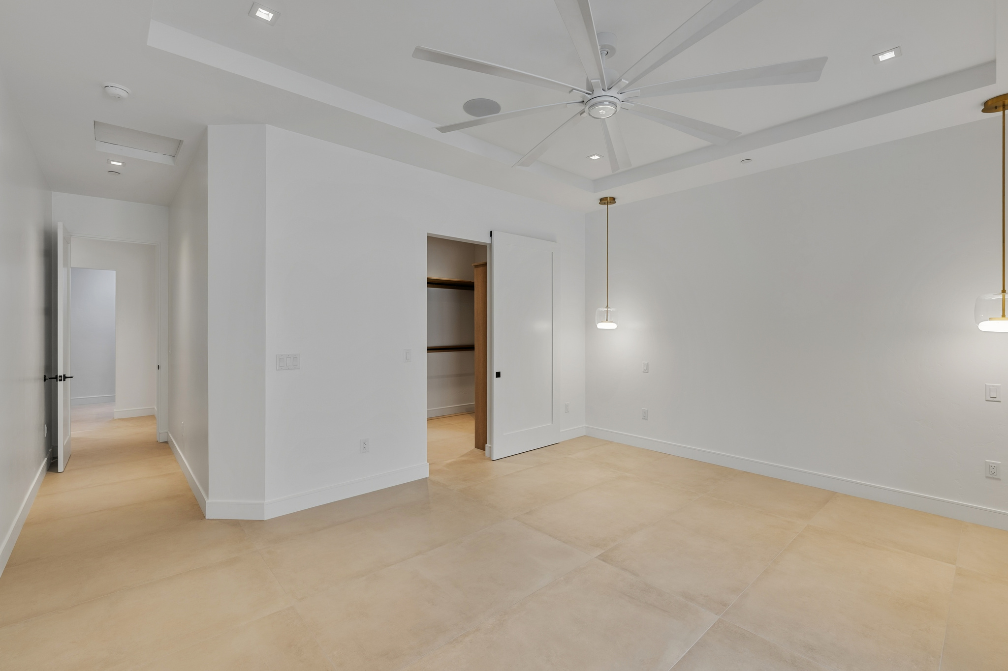 6873 Avienda De Los Foothills — Interior room, photo 29