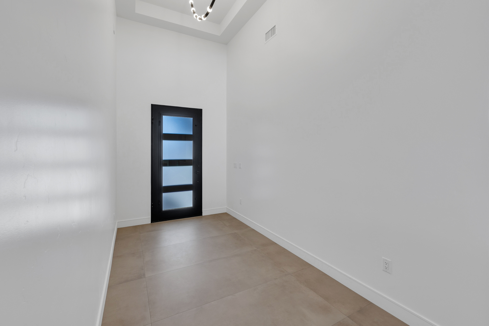 6873 Avienda De Los Foothills — Entry, photo 54